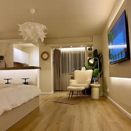 Ivory Glow - Location